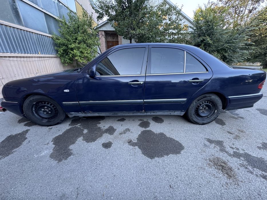 Мерседес E250 w210