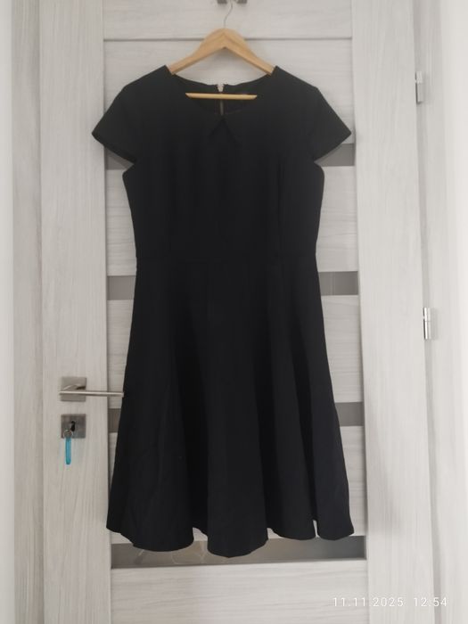 Czarna. Sukienka. 40.
