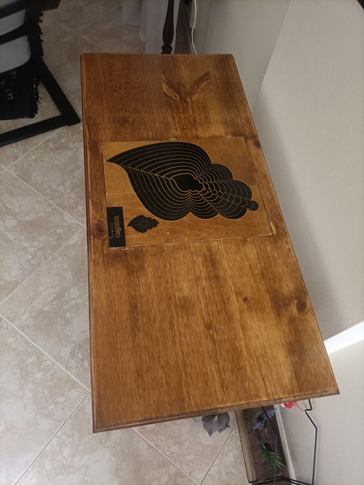 Mesa com estrutura ferro