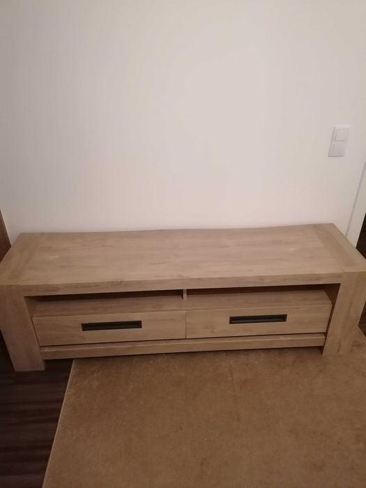 Móvel tv com duas gavetas