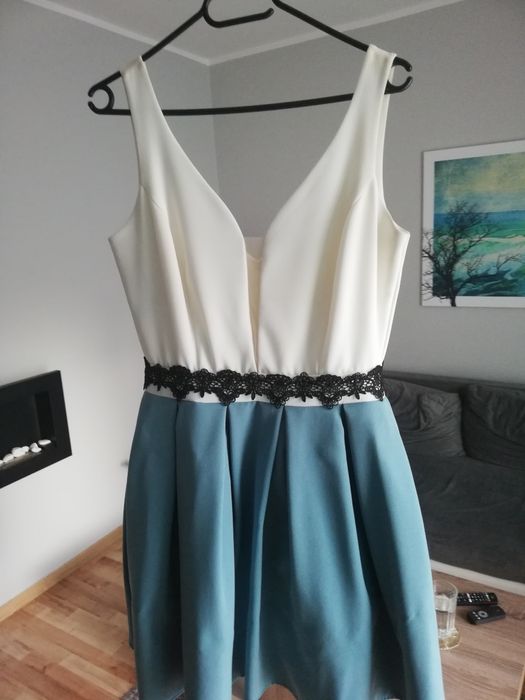 Piękna sukienka LACORIA rozm. M