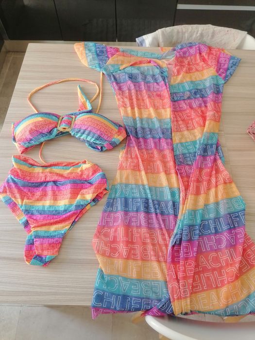 Conjunto bikini e vestido