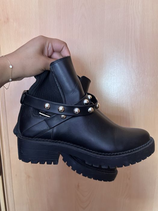 Botas pretas tamanho 39