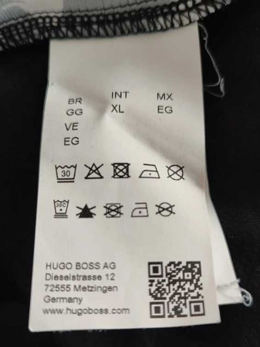 Blzuka Hugo Boss czarna we wzory