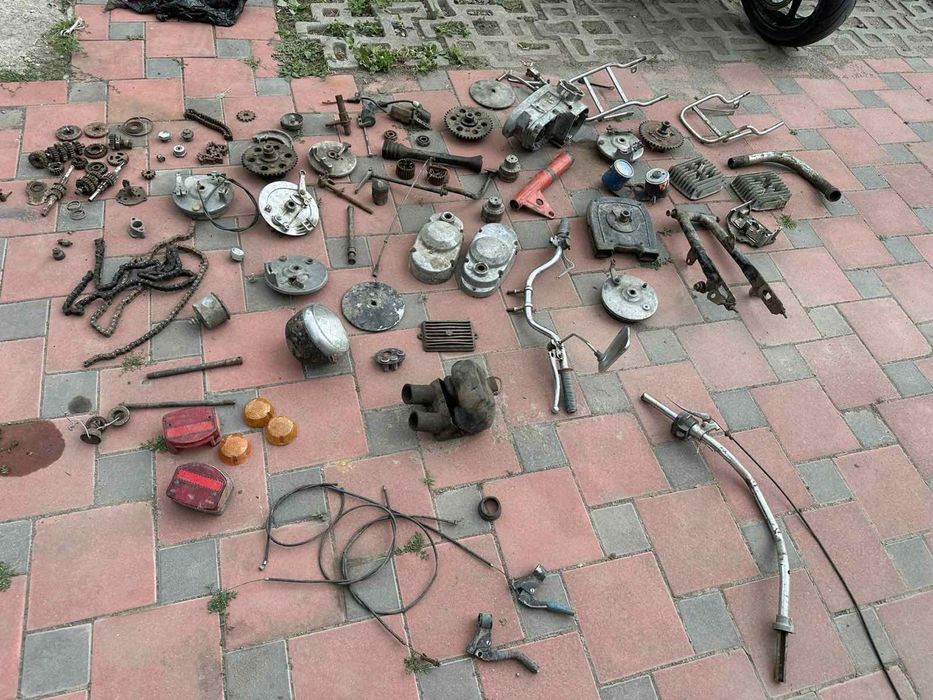 Запчастини на мото Минск 6/12 вольт