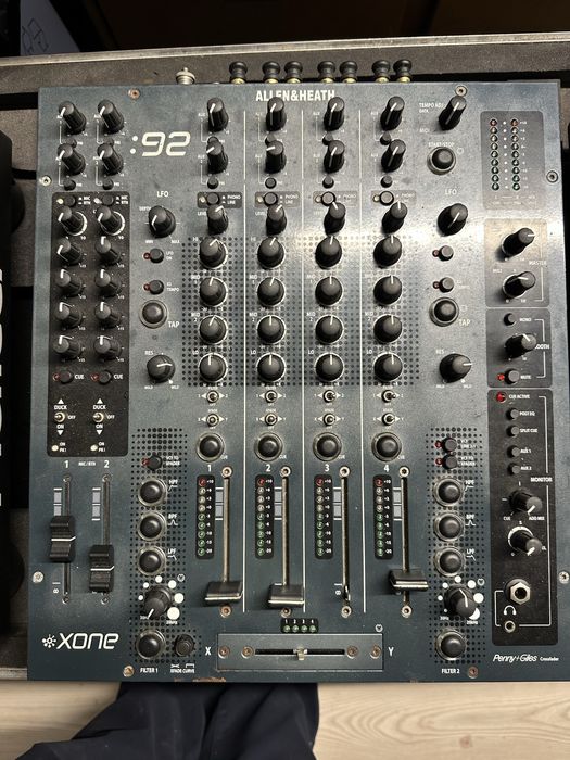 Kit dj com mala - CDJ850 e xone 92