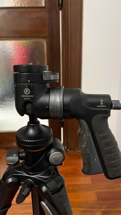 Vanguard GH100 +Tripé de alumínio Vanguard Alta Pro 263AT