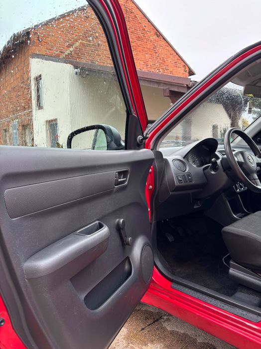 Samochód Suzuki Swift osobowy
