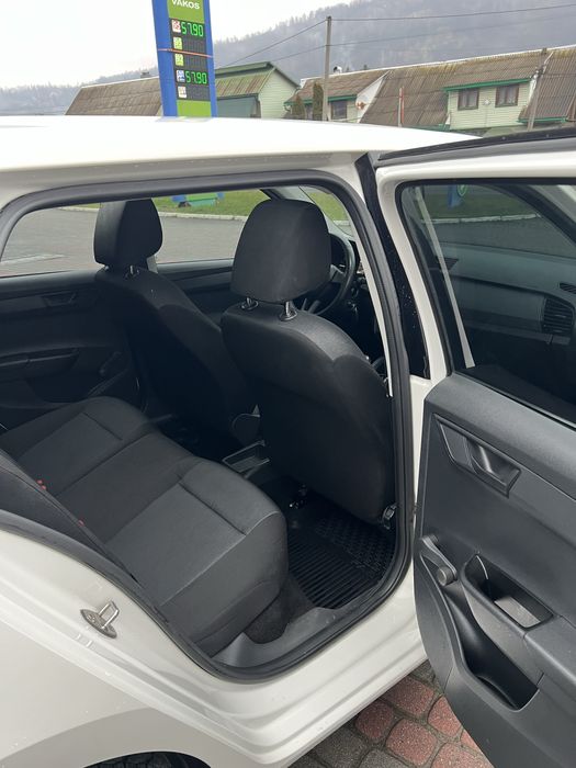 Шкода фабія 2015 рік