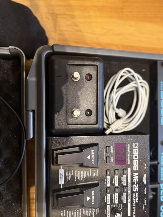 Pedaleira Boss ME-25 + Pedalboard Boss BCB-60 + Mooer Green Mile + Acessórios