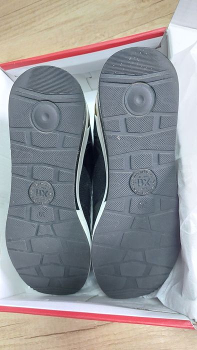 Sapatos N.39  Txi