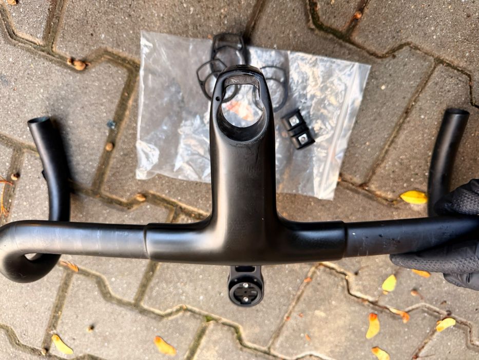 Kierownica karbonowa Canyon H31 Ergocockpit CF 440 mm / 110 mm