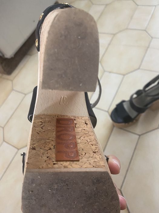 Socas, estilo sandália , preta