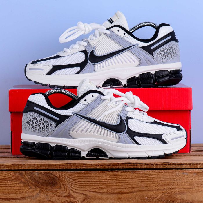 (2379) Кросівки Nike Zoom Vomero 5 білі з сірим і чорним (41-46)