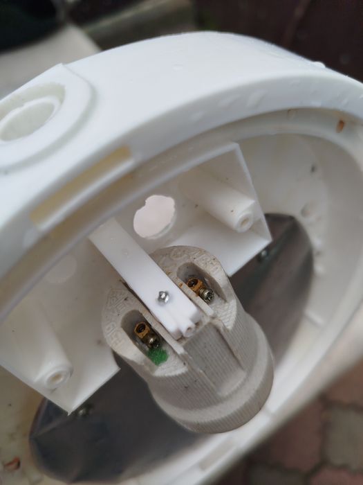 Светильник потолочный без плафона