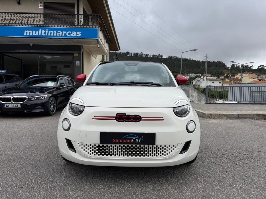 Fiat 500e C (RED) 2.0472452497965076481