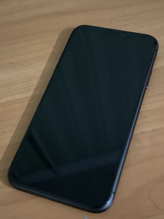 Продам iPhone11 /64 гб цена договорна