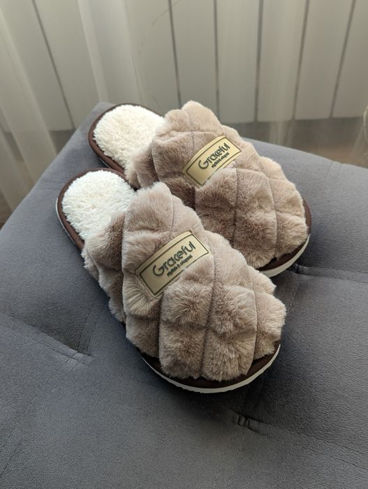 Домашні тапочки закриті