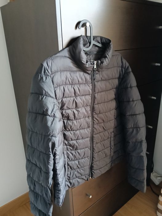 Blusão leve em preto