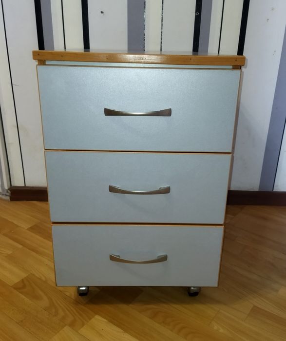 Тумбочка в хорошем состоянии