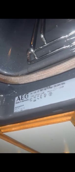 Forno AEG com sistema de limpeza