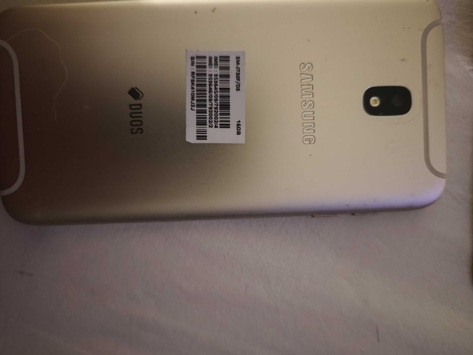 Vendo telemóvel ecrã avariado