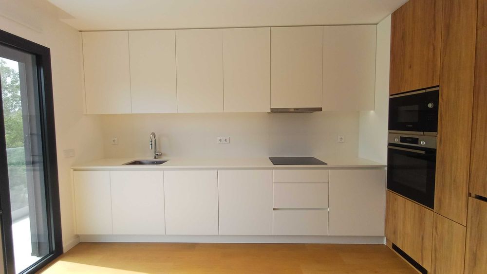 T2 NOVO EM CONDOMÍNIO PRIVADO | PISCINA + GINÁSIO | VARANDA 17 m² | GARAGEM BOX | Junto à estação CP e centro da cidade Pombal