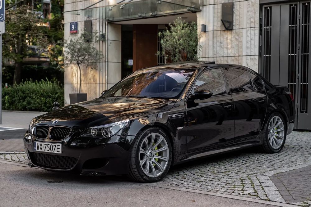 BMW M5 BMW M5 E60 V10 Idealny - Japonia - Ocena 4,5 B