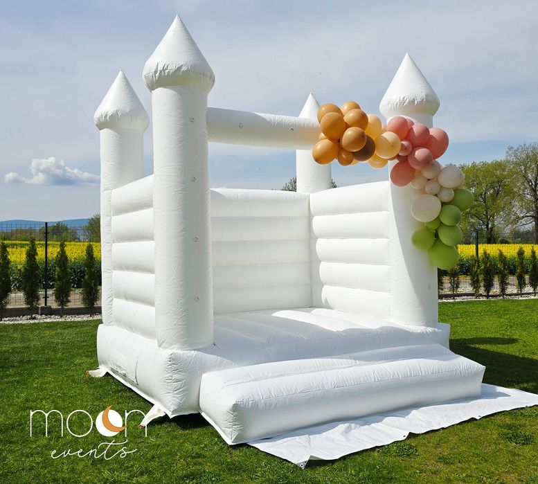 Białe dmuchańce na urodziny, komunię, eventy - Biały zamek dmuchany