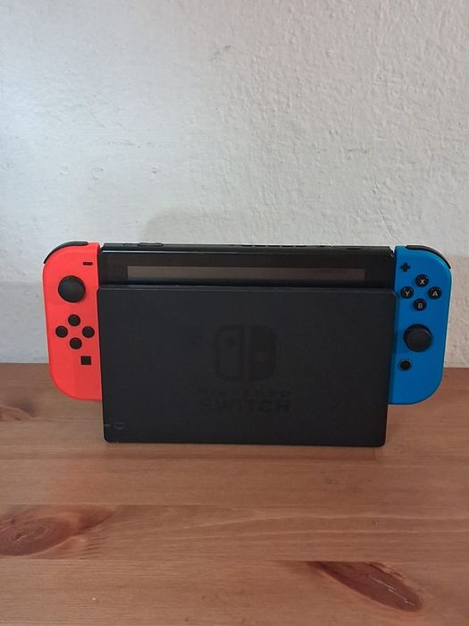 “Nintendo Switch Completa + Mario Kart + acessórios — 250€”