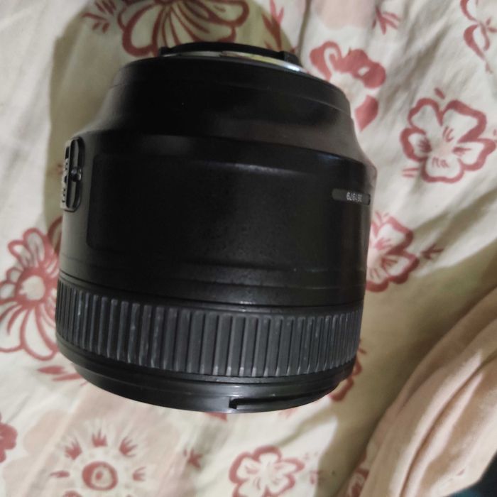 nikkor 50mm 1.8g / nikon 85mm 1.8g nikkor