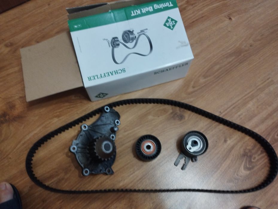 ГРМ ,помпа ,роліки Форд фокус 3