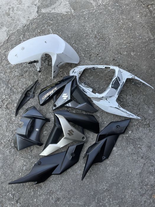 Пластик Suzuki gsr 750 2011-2016