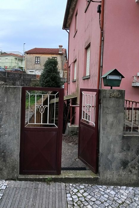 Armazém, atelier ou estúdio criativo com 200 m² em S. João da Madeira