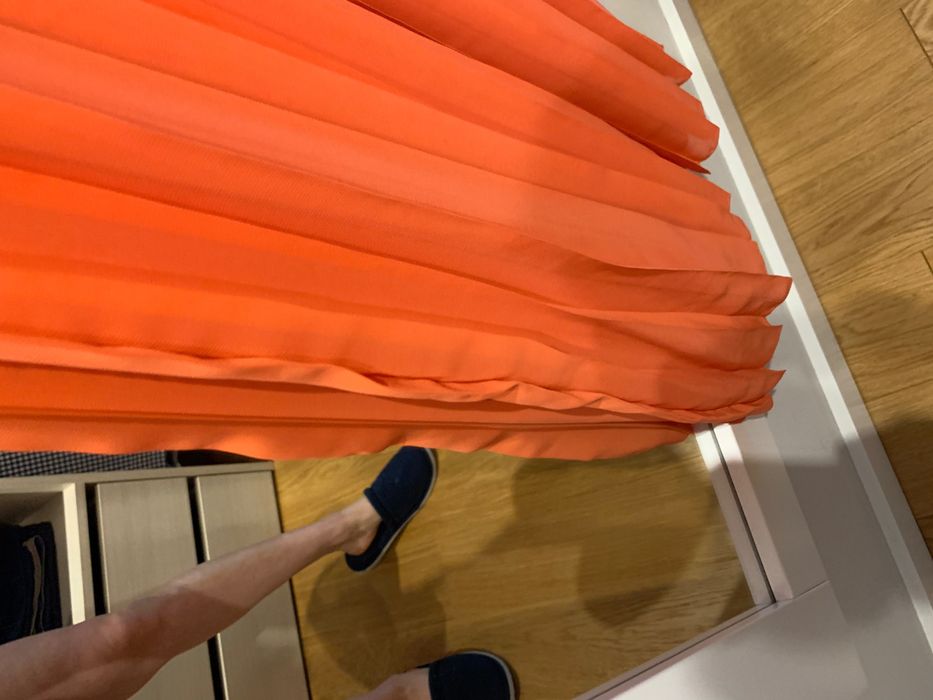 Długa plisowana sukienka