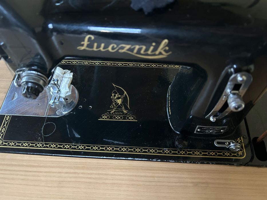 Maszyna do szycia łucznik kl.82
