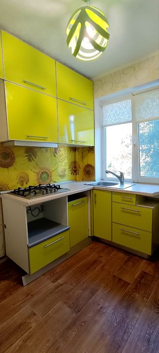 Продаж! 2 к.кв  біля ТРК Україна