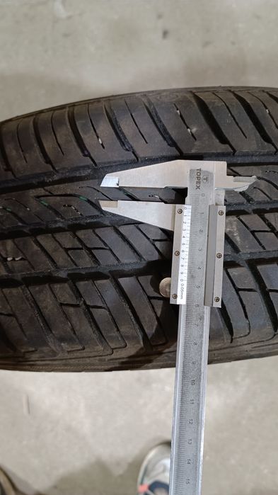 Скат для авто в гарному стані