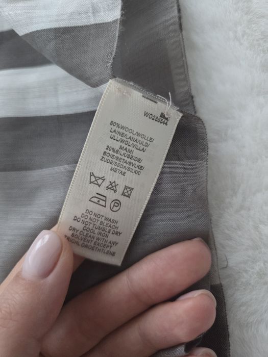 Шарф сірий Burberry  80% вовна, 20% шовк Оригінал