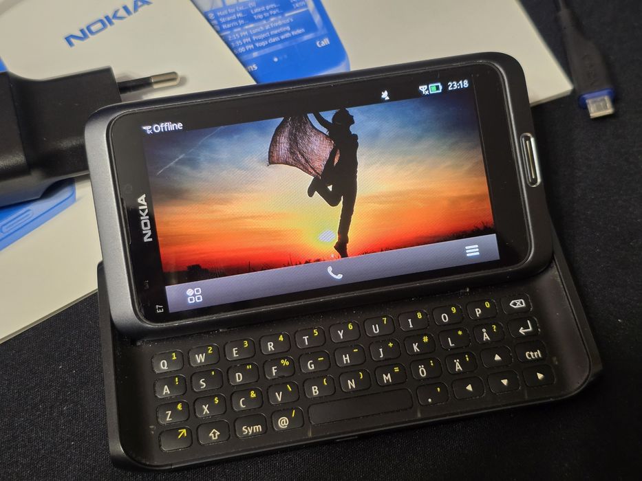 RzNokia E7 bez simlocka, custom delight, pelen komplet, zgodny imei