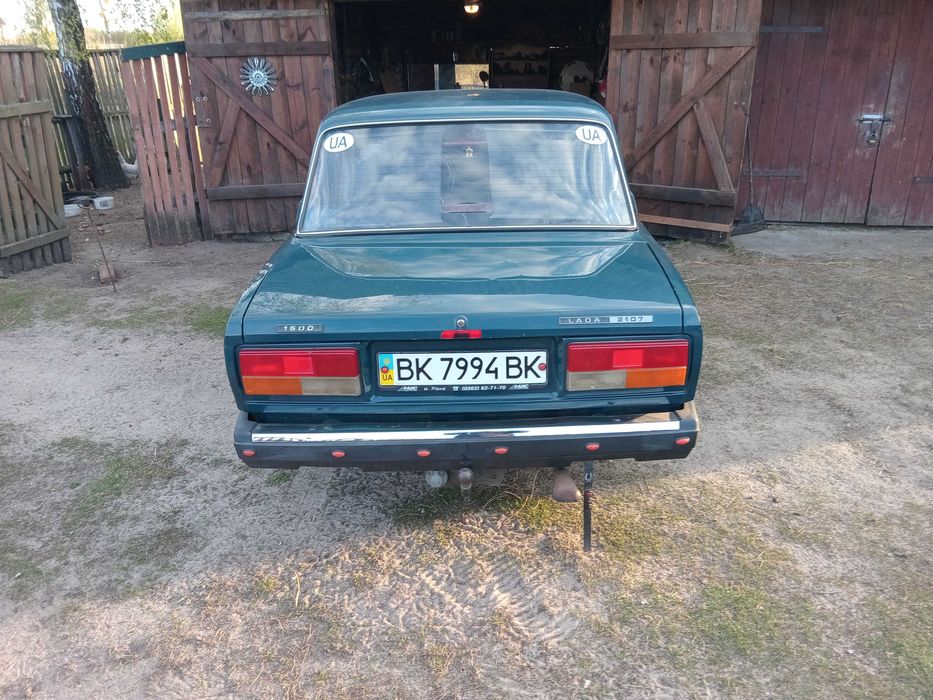 Автомобіль ваз 2107