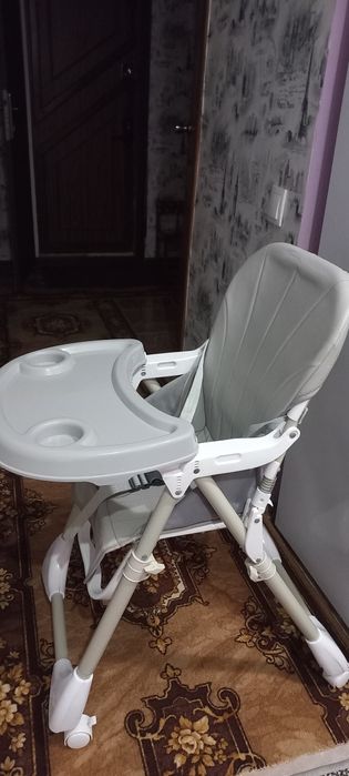 Стілець для годування