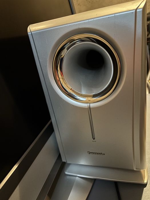 DVD Panasonic SA-HT 520 z subwooferem i Panasonic S-325