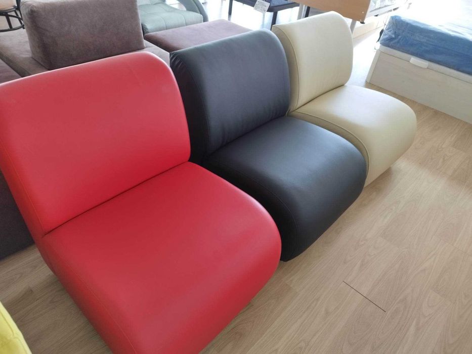 Maple / sofá individual Fluxo 015 em semi-pele