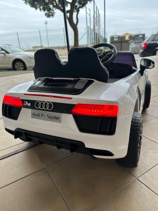 Carrinho de criança eletrico audi R8