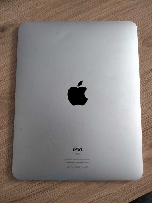 Tablet Apple A1219 9,7" 1 GB / 16 MB srebrny