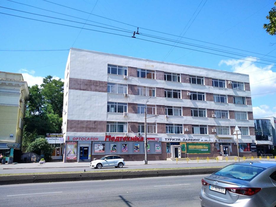 Офісні приміщення на проспекті