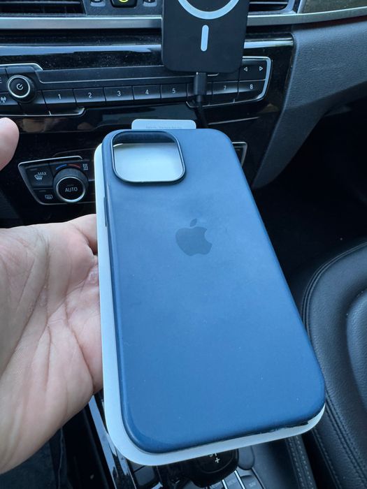 Capa original iphone 15 pro max azul (usada) tenho 2