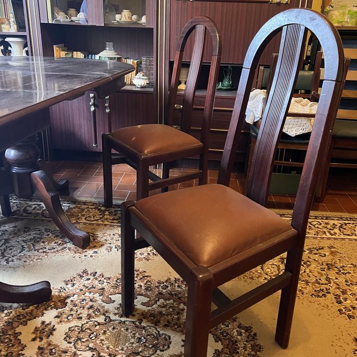 Mesa de madeira antiga