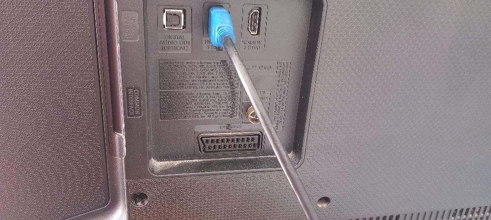 TV Samsung preta.